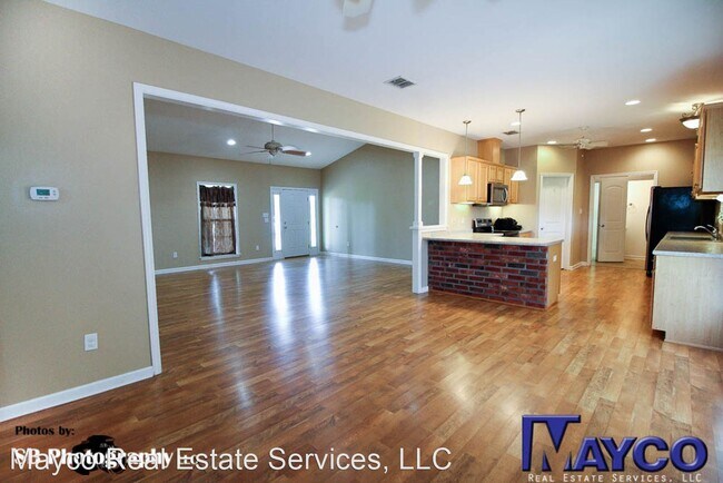 Foto del edificio - 3 br, 2.5 bath House - 8411 Buncombe Rd.
