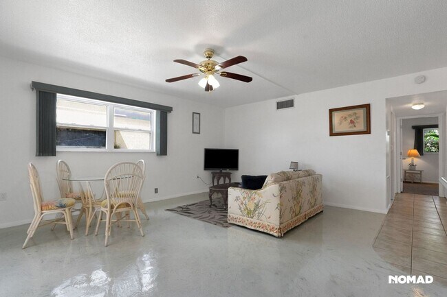 Foto del edificio - Charming 2BR Condo in Venice