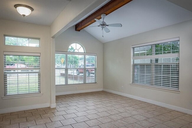 Building Photo - 201 Elises's Cir