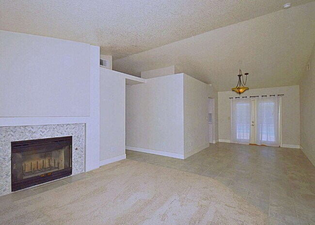 Foto del edificio - "Charming Oasis: 3-Bedroom Cathedral City Retreat with Pool, Fireplace, and Granite Kitchen!"