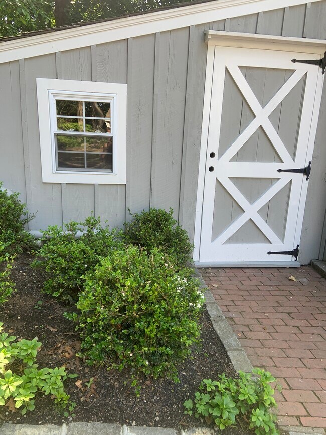 front door - 134- 1 Wheatley Rd