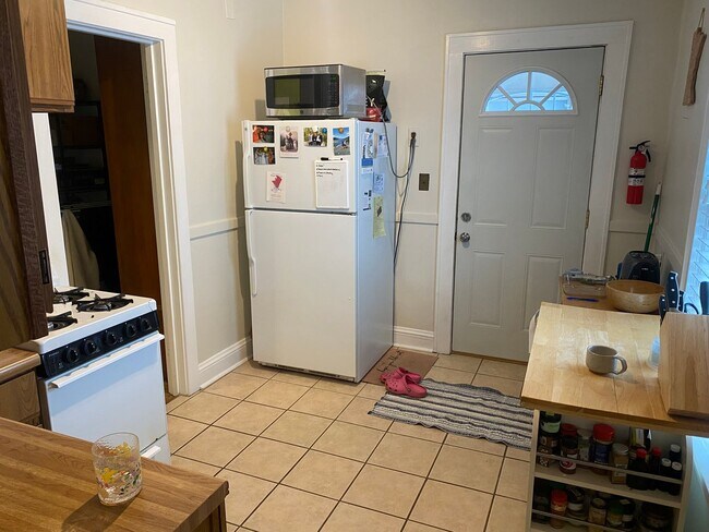 Foto del edificio - 647 Monroe St NE