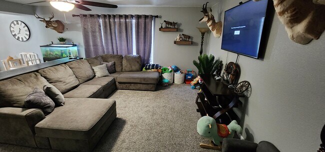 Foto del edificio - 2203 Meadowlark Ln