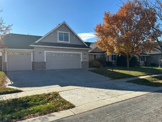 Foto del edificio - New Pictures Coming Soon! "Charming 3-Bedr...