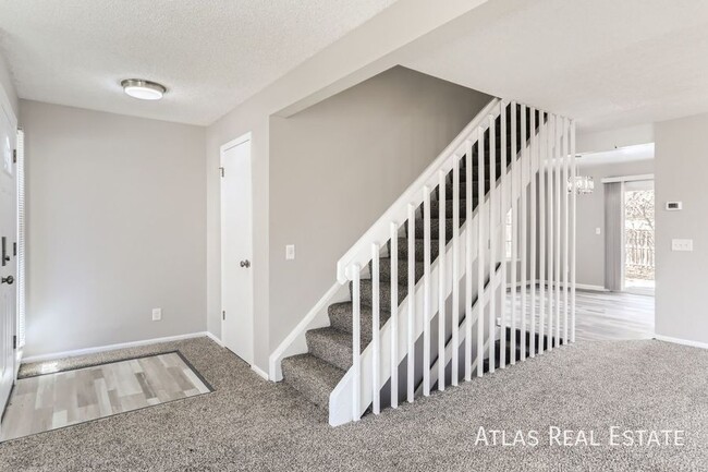 Building Photo - 3822 S Ceylon Way