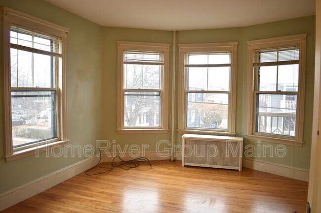 Foto del edificio - 48-50 Whitney Ave