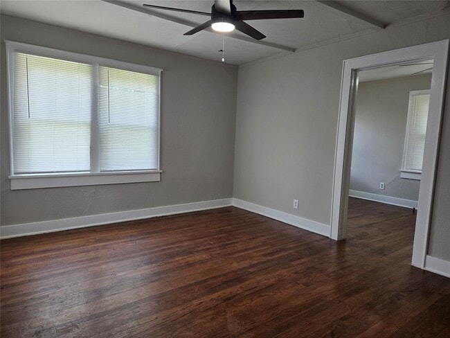 Building Photo - 610 Chautauqua Ave