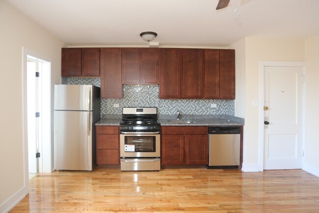 Foto del edificio - 852 W Diversey Pkwy