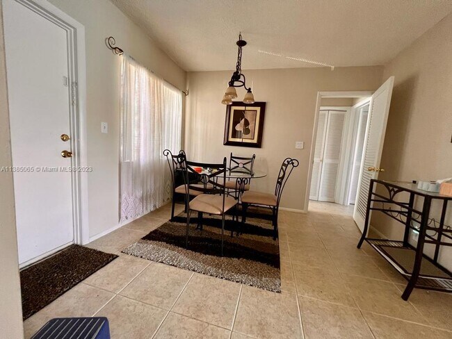 Foto del edificio - 1440 NW 43 Terrace