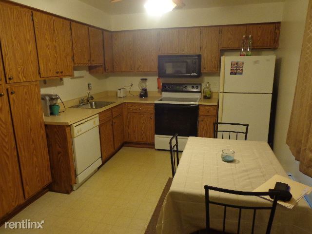 Foto del edificio - 30464 Utica Rd