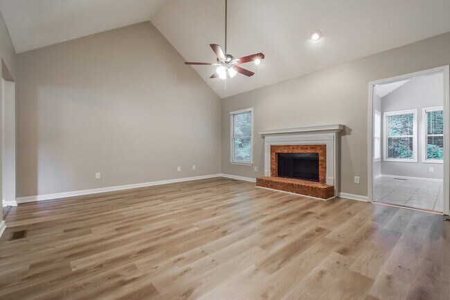 Building Photo - 120 Brookhaven Ln