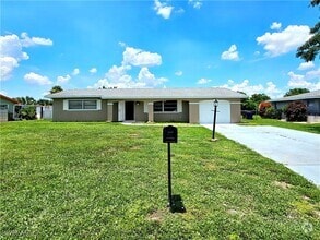 Building Photo - 211 S Lake Dr