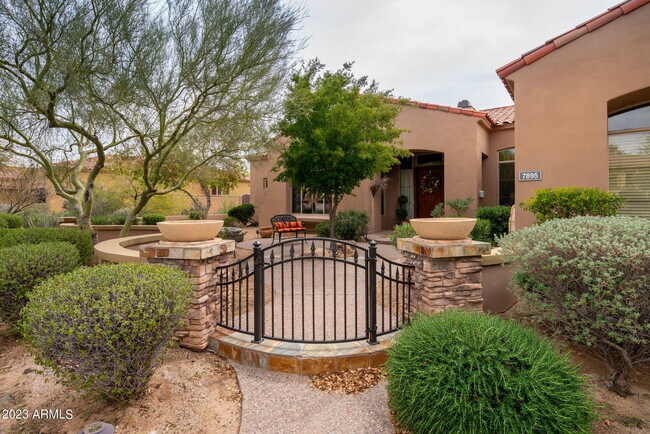 Foto del edificio - 7895 E Softwind Dr