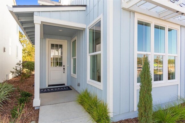 Building Photo - 972 Farmhouse Wy