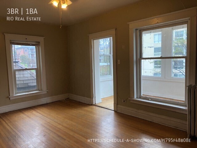 Building Photo - 903 E 14th Ave