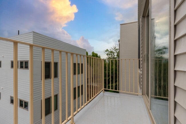 Building Photo - 1222 N Marshall St