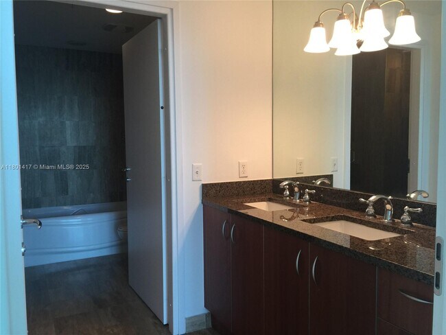 Building Photo - 300 S Biscayne Blvd