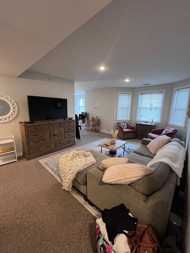 Foto principal - 99 Hillside St