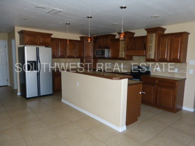 Building Photo - 1339 Oakwood Cir