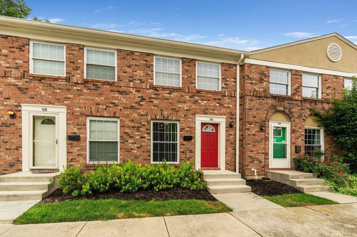 Primary Photo - 106 Tarryton Ct E