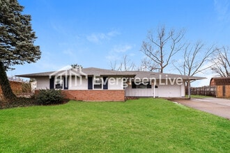 Building Photo - 6660 Celestine St