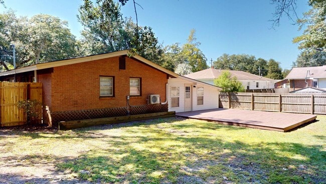 Building Photo - 4403 Ventura Dr