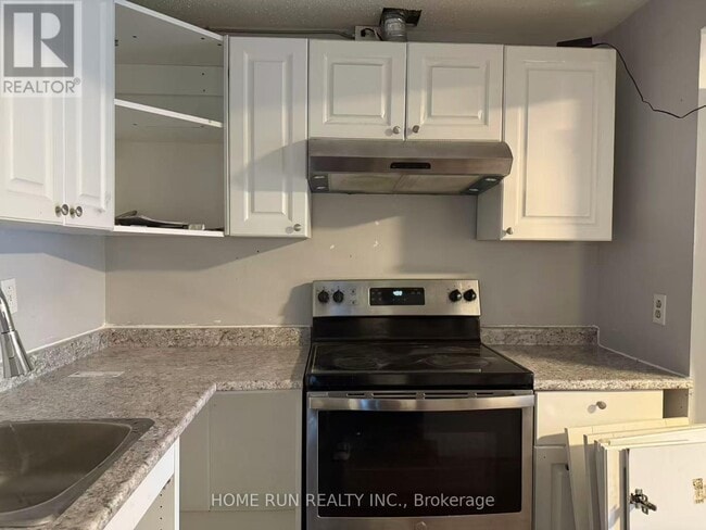 Building Photo - 1285 Meadowlands Dr E