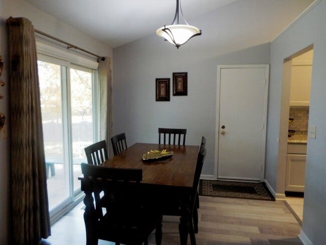 Foto del edificio - 1921 Stanford Dr