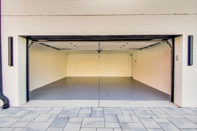 Foto del edificio - 5015 N Lincoln Ave