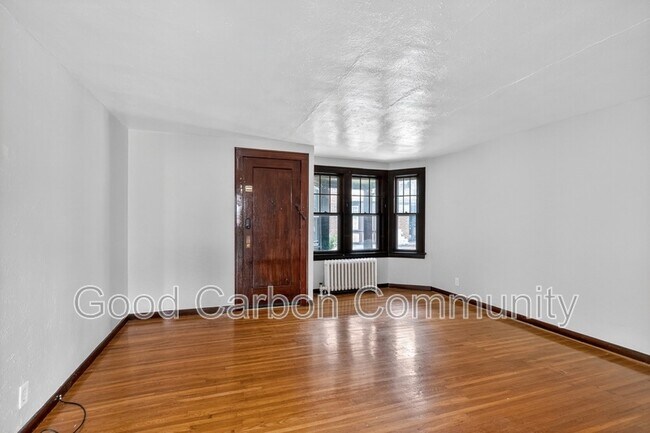 Foto del edificio - 175 Sanders Rd