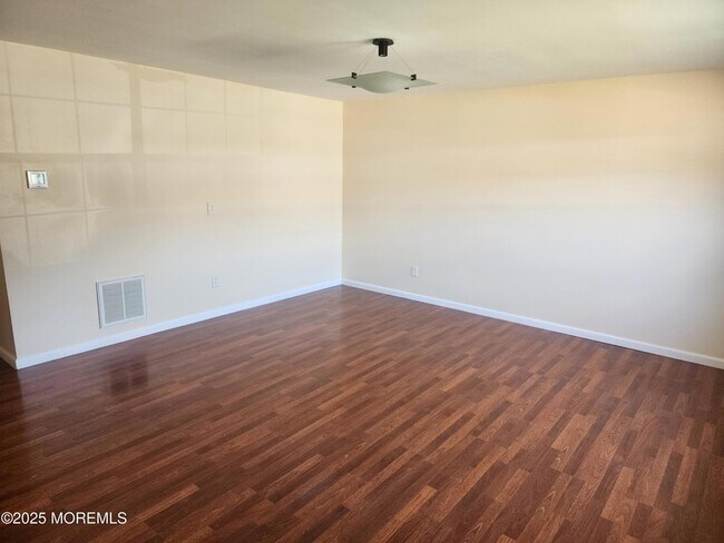 Foto del edificio - 1134 Sawmill Rd