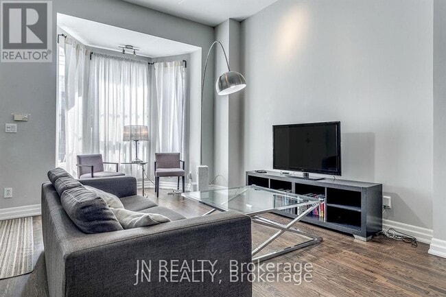 Building Photo - 308 Harbord St