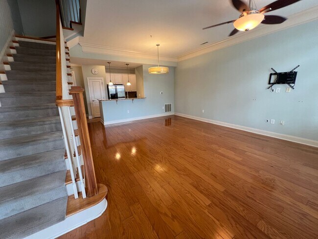 Building Photo - 1 Bedroom 1.5 Bath Condo on Daniel Island ...