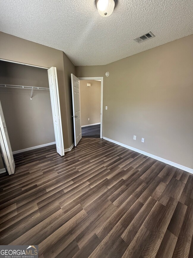 Building Photo - 6 Talbot Ct