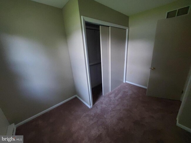 Building Photo - 570 Guldin Rd