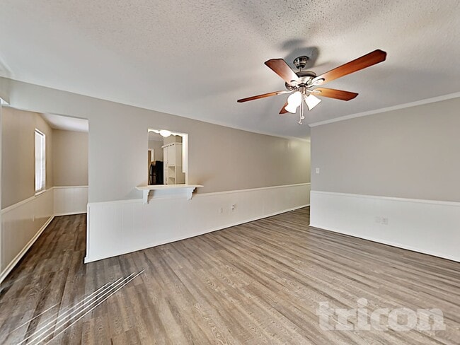 Building Photo - 429 W Ferndale Ln