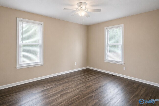 Foto del edificio - 3912 Pine Ave SW