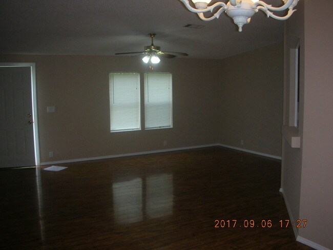Foto del edificio - 451303 Old Dixie Hwy