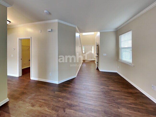 Foto del edificio - 544 Knothole Ln