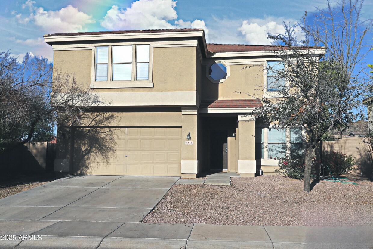 Foto principal - 8833 S 13th Pl