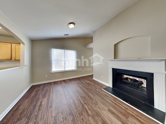 Building Photo - 409 Fairlawn Dr