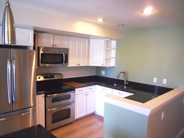 Building Photo - Three Bedroom in the heart of Boulder!