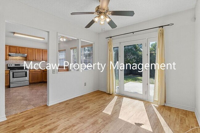 Foto del edificio - 1504 Creek Bank Ln