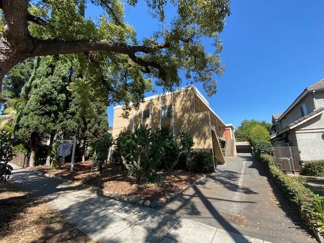 Primary Photo - 80 N Bonnie Ave