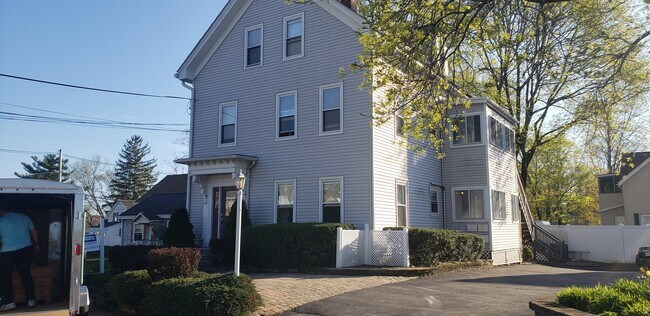 Foto del edificio - 674 E WASHINGTON ST