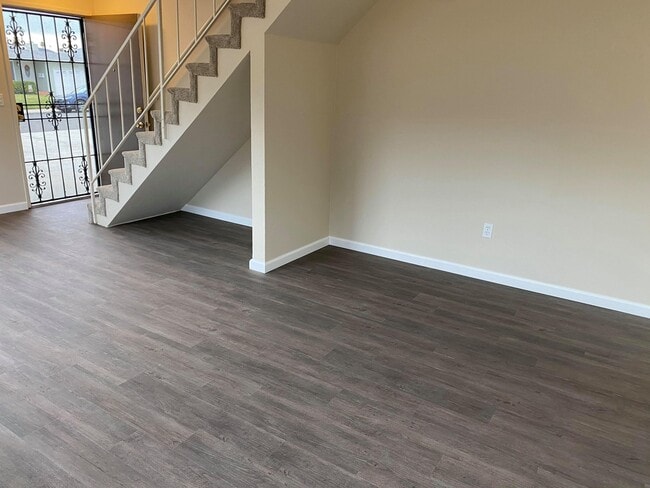 Building Photo - 6717 Rosefield Dr