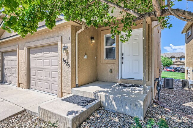 Building Photo - 5925 University Village View