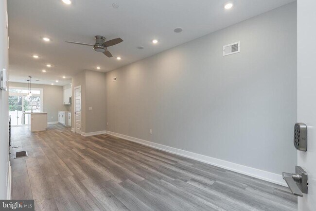 Foto del edificio - 138 W Huntingdon St