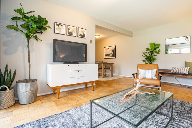 2BR, 1BA - Acclaim
