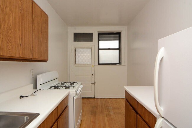 Foto del edificio - 822 W Waveland Ave